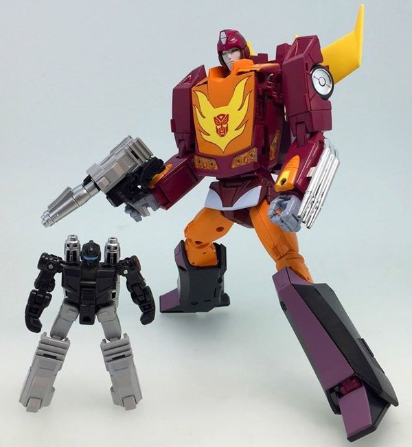 MP 40 Targetmaster Hot Rod Images   Firebolt Revealed As Same Mold From Hasbro Release Of MP 9  (3 of 7)